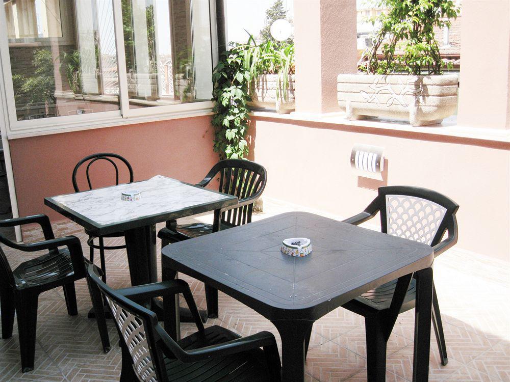 Hotel Fawlty Towers - Rome — Foto 2